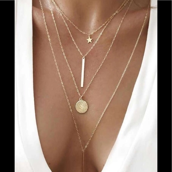 mam262 Jewelry - Gold Layered Bar Coin Circle Necklace